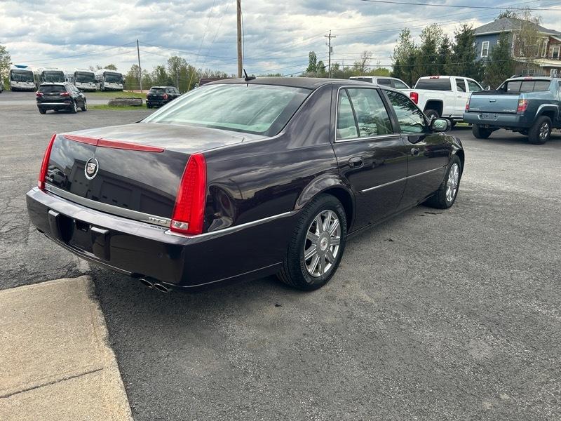 Cadillac DTS Base 2008