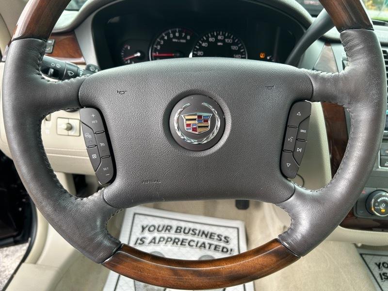 Cadillac DTS Base 2008