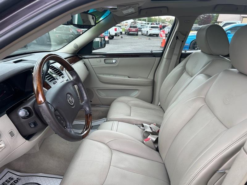 Cadillac DTS Base 2008