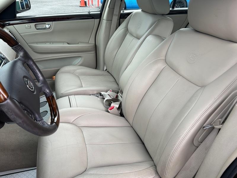 Cadillac DTS Base 2008
