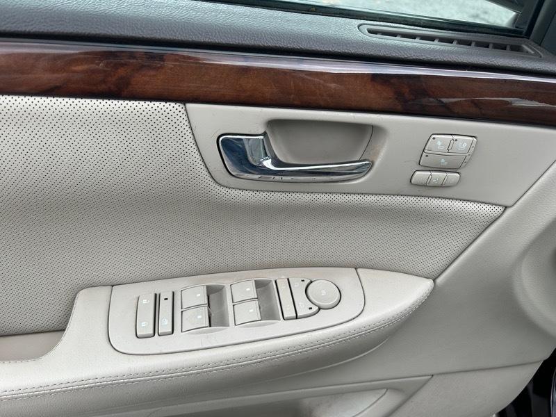 Cadillac DTS Base 2008