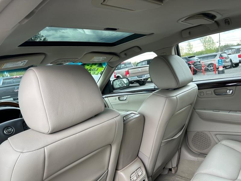 Cadillac DTS Base 2008