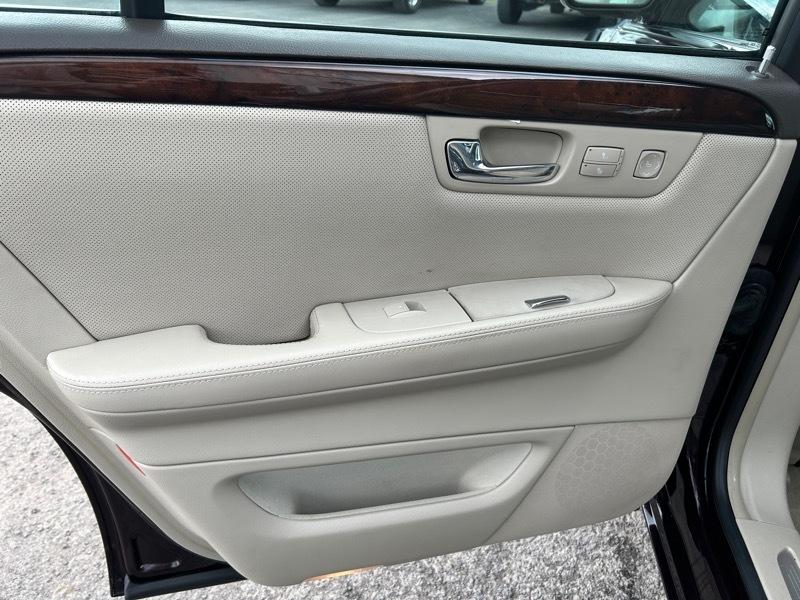 Cadillac DTS Base 2008