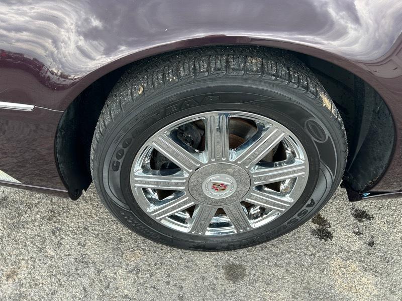Cadillac DTS Base 2008