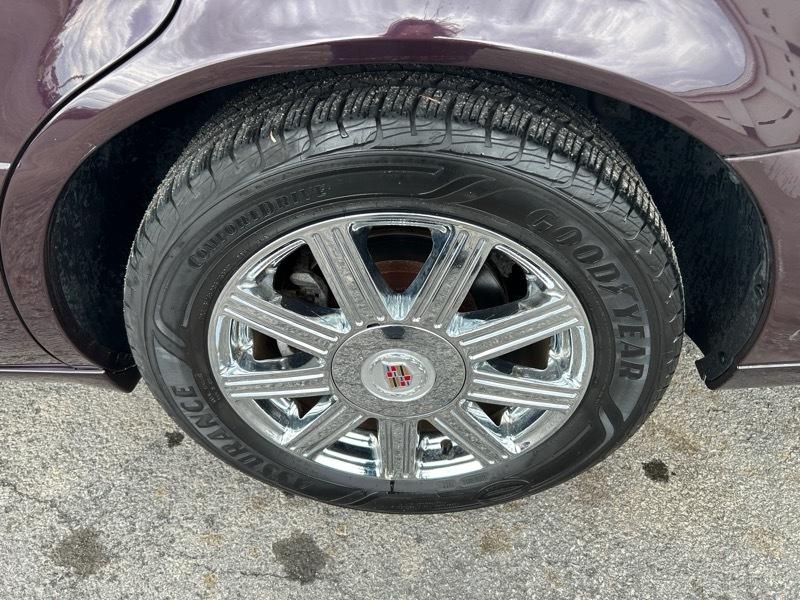 Cadillac DTS Base 2008