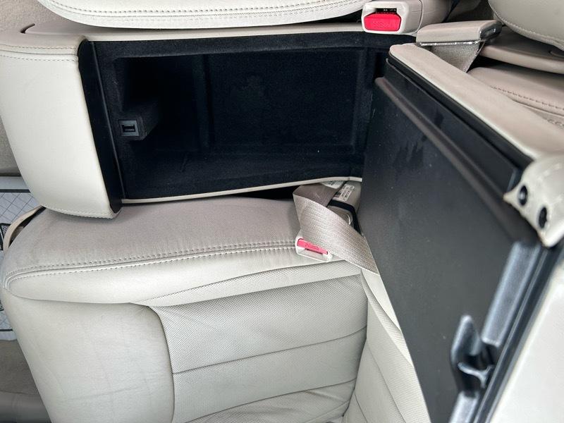 Cadillac DTS Base 2008