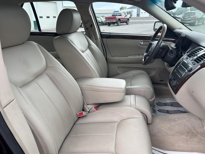 Cadillac DTS Base 2008