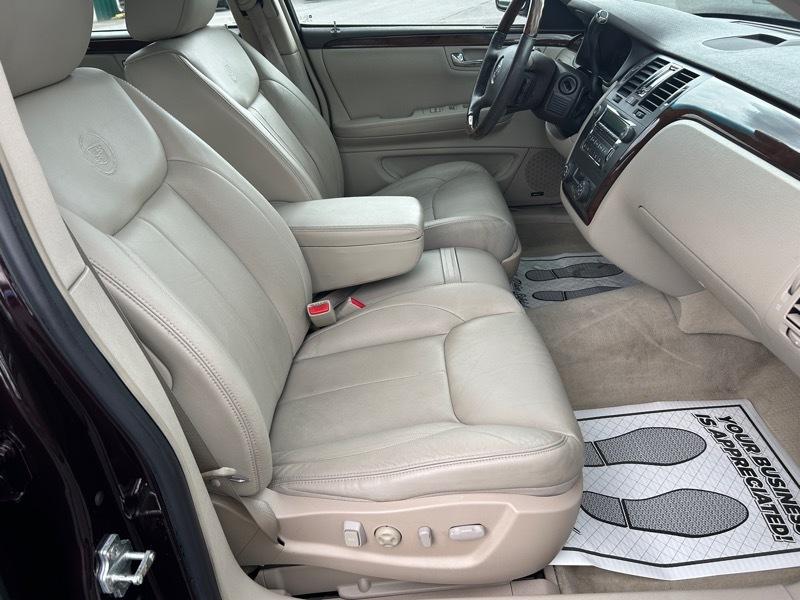 Cadillac DTS Base 2008