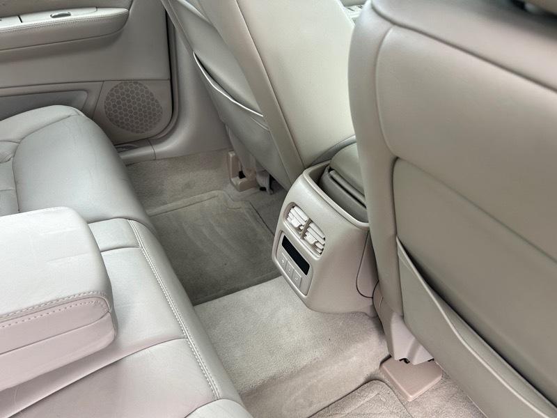 Cadillac DTS Base 2008