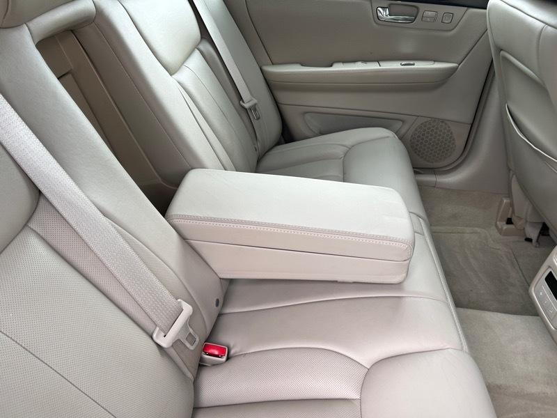 Cadillac DTS Base 2008