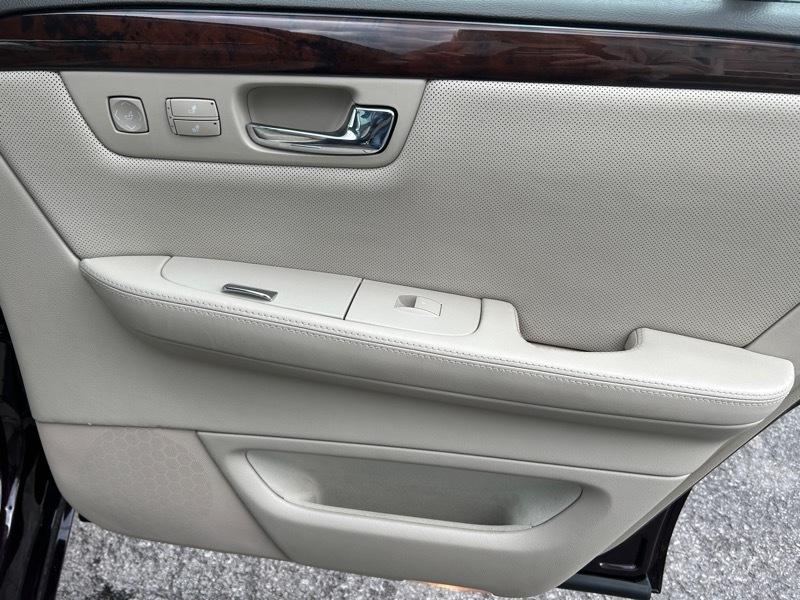 Cadillac DTS Base 2008