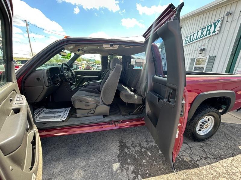 Chevrolet Silverado 2500HD LT Ext. Cab Long Bed 4WD 2005