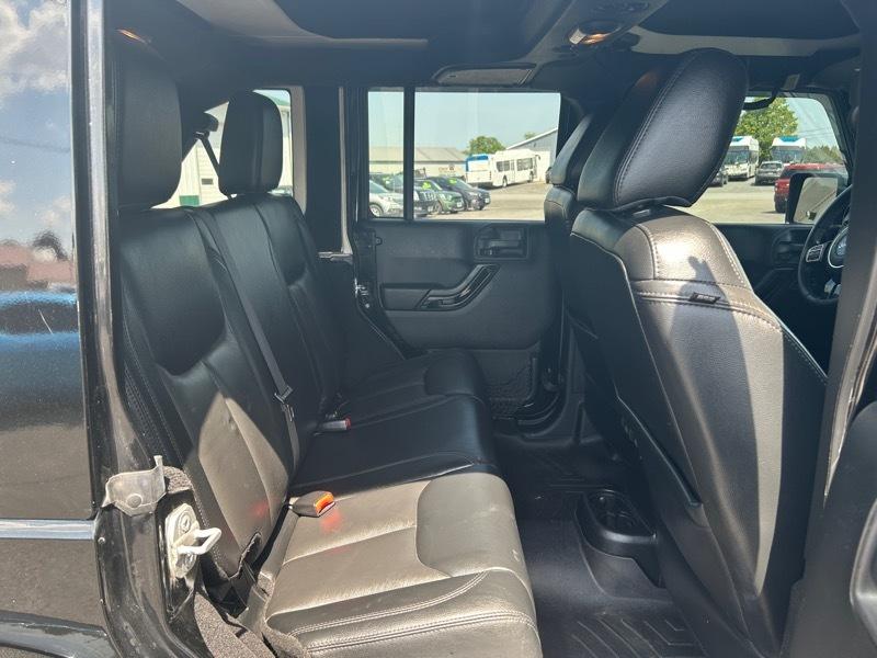 Jeep Wrangler Unlimited Sahara 4WD 2015