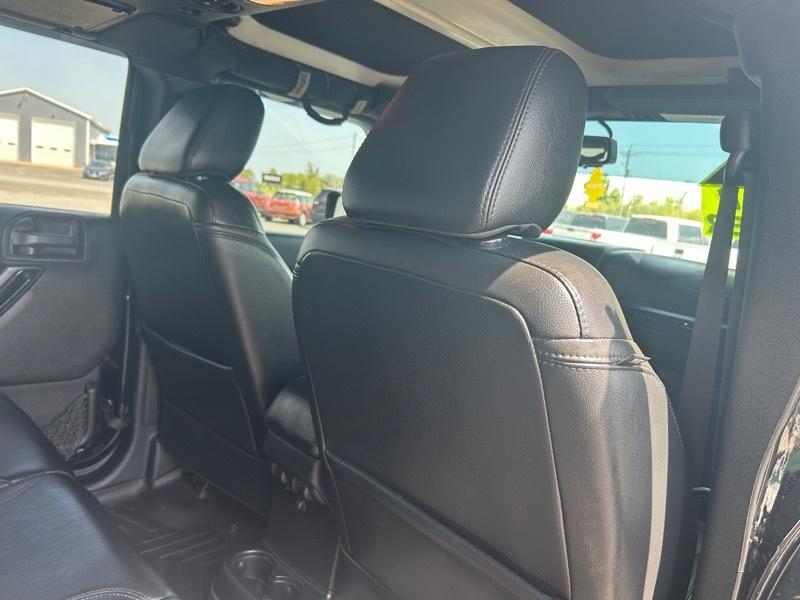 Jeep Wrangler Unlimited Sahara 4WD 2015