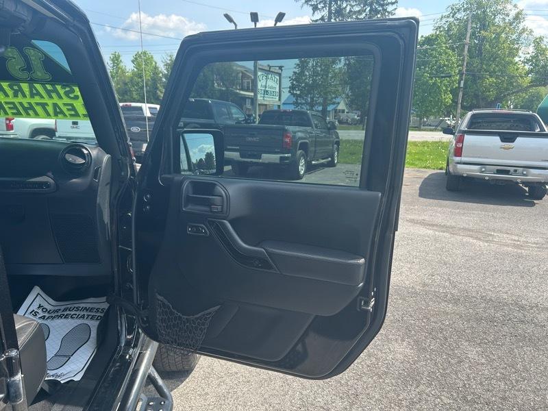 Jeep Wrangler Unlimited Sahara 4WD 2015