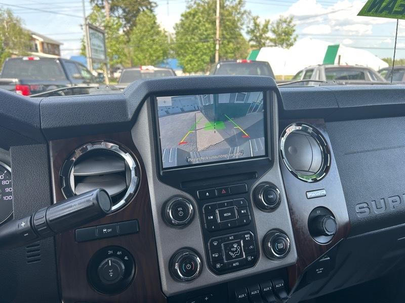 Ford F-350 SD Lariat Crew Cab 4WD 2016
