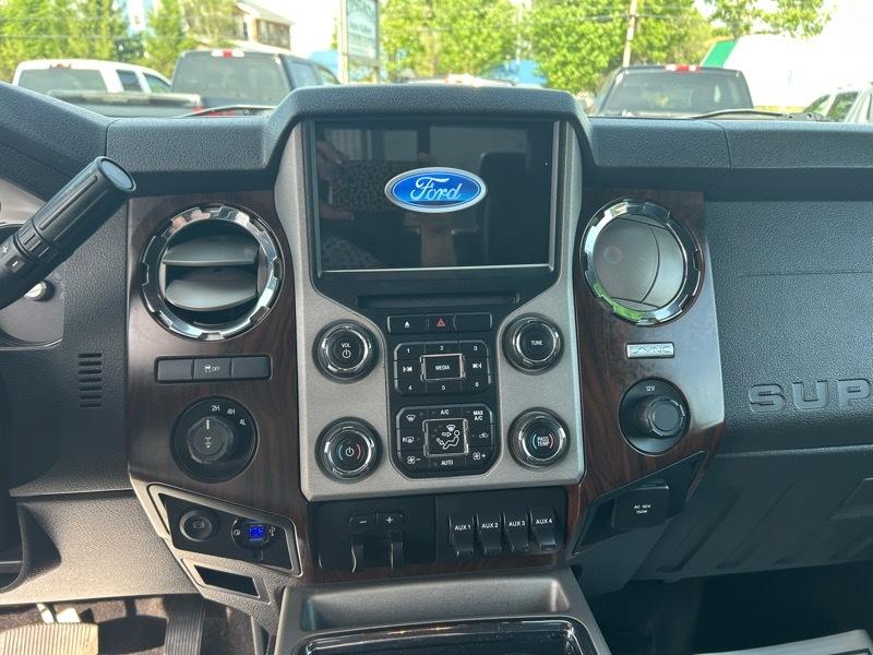 Ford F-350 SD Lariat Crew Cab 4WD 2016