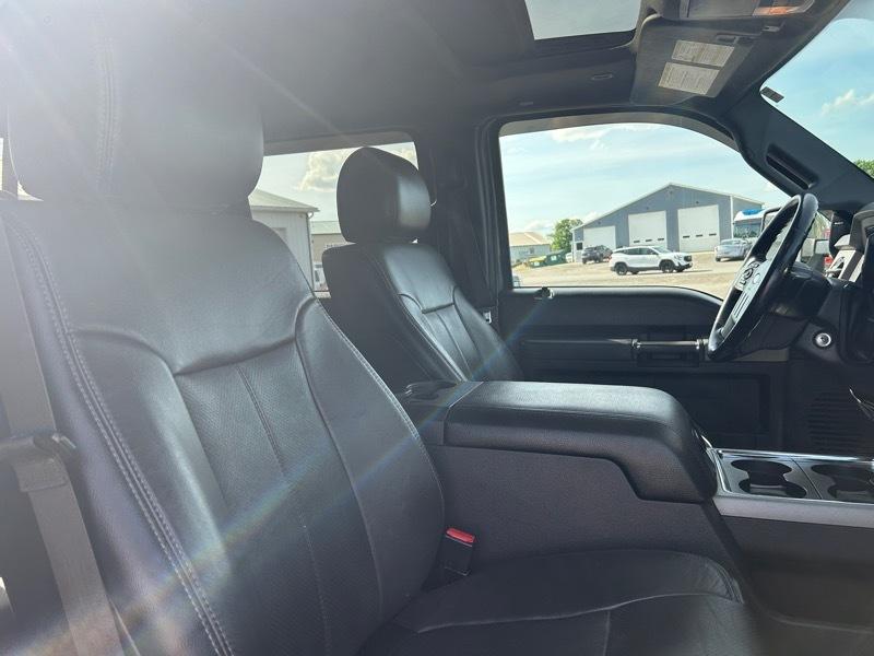 Ford F-350 SD Lariat Crew Cab 4WD 2016