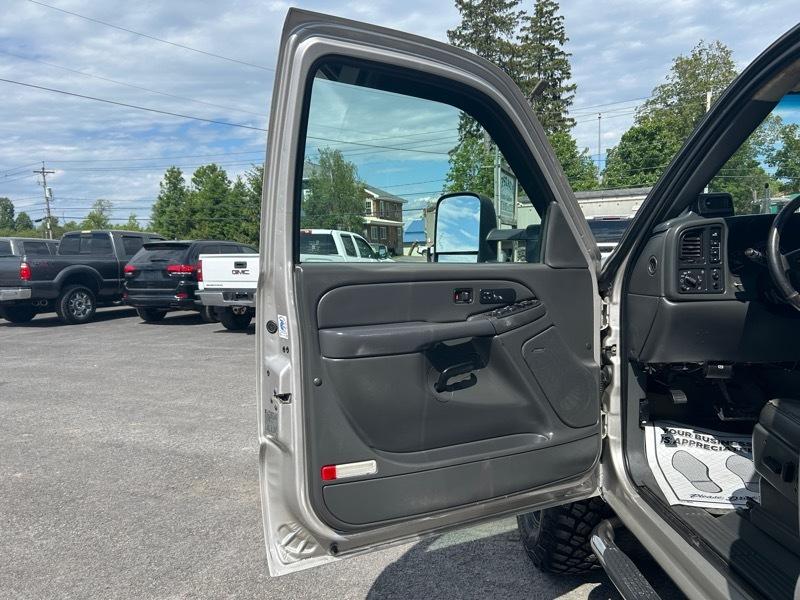 GMC Sierra Classic 2500HD Work Truck Crew Cab Long Box 4WD 2007