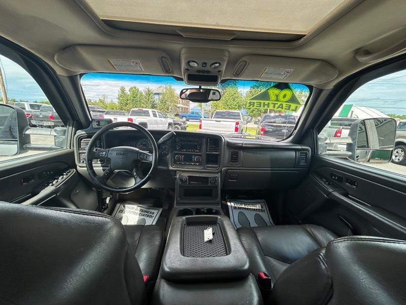 GMC Sierra Classic 2500HD Work Truck Crew Cab Long Box 4WD 2007