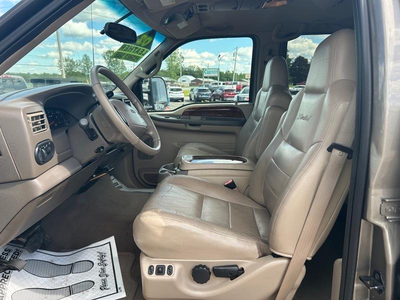 Ford Excursion Limited 6.8L 4WD 2002