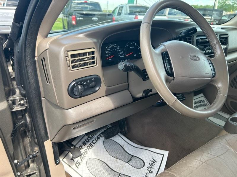 Ford Excursion Limited 6.8L 4WD 2002