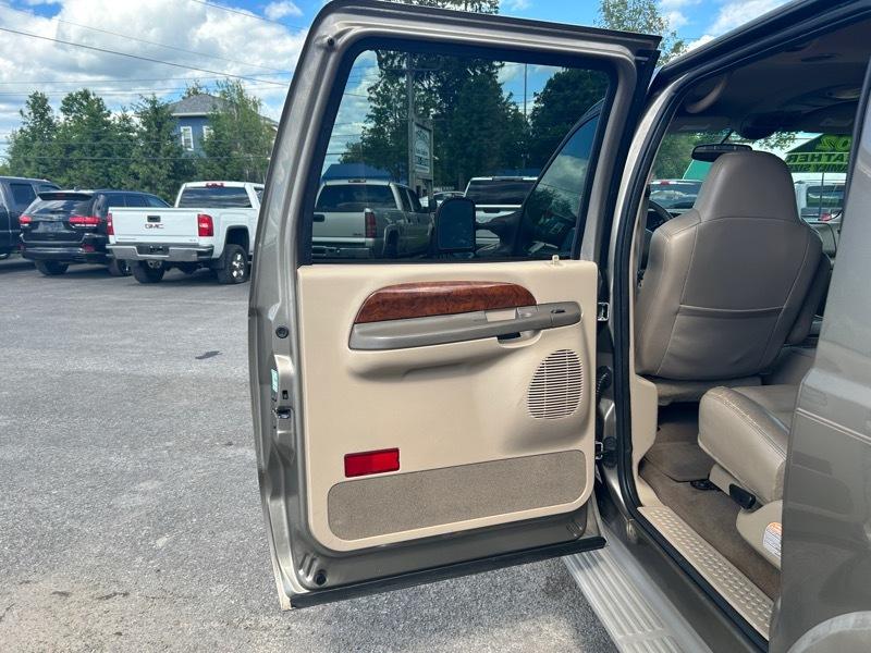 Ford Excursion Limited 6.8L 4WD 2002