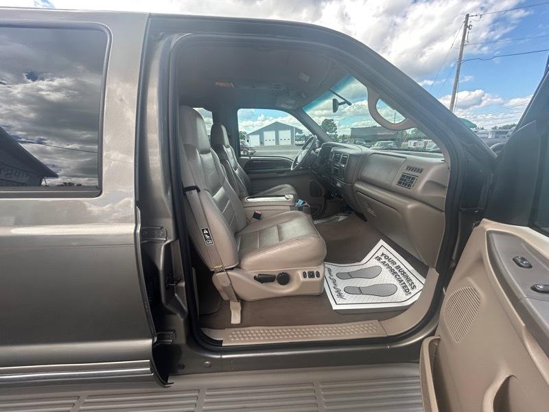 Ford Excursion Limited 6.8L 4WD 2002
