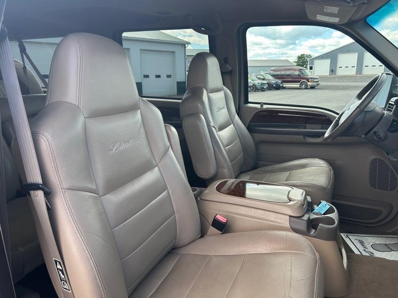 Ford Excursion Limited 6.8L 4WD 2002