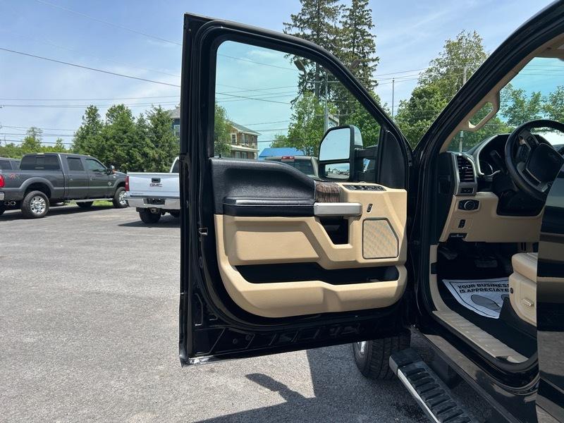 Ford F-250 SD Lariat Crew Cab 4WD 2019