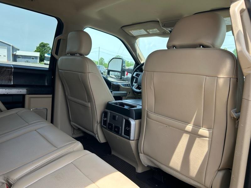 Ford F-250 SD Lariat Crew Cab 4WD 2019