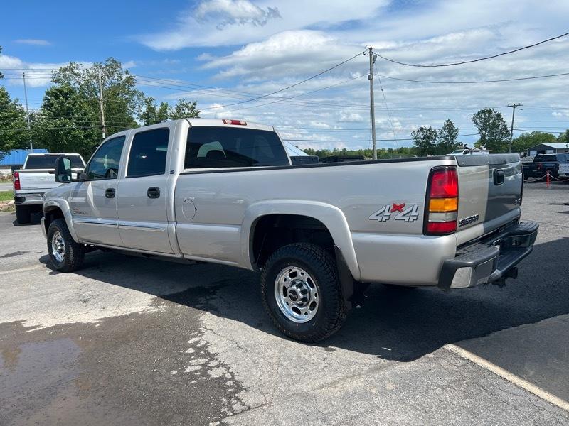 GMC Sierra 2500HD SLT Crew Cab Long Bed 4WD 2005