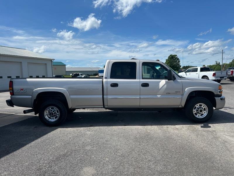 GMC Sierra 2500HD SLT Crew Cab Long Bed 4WD 2005