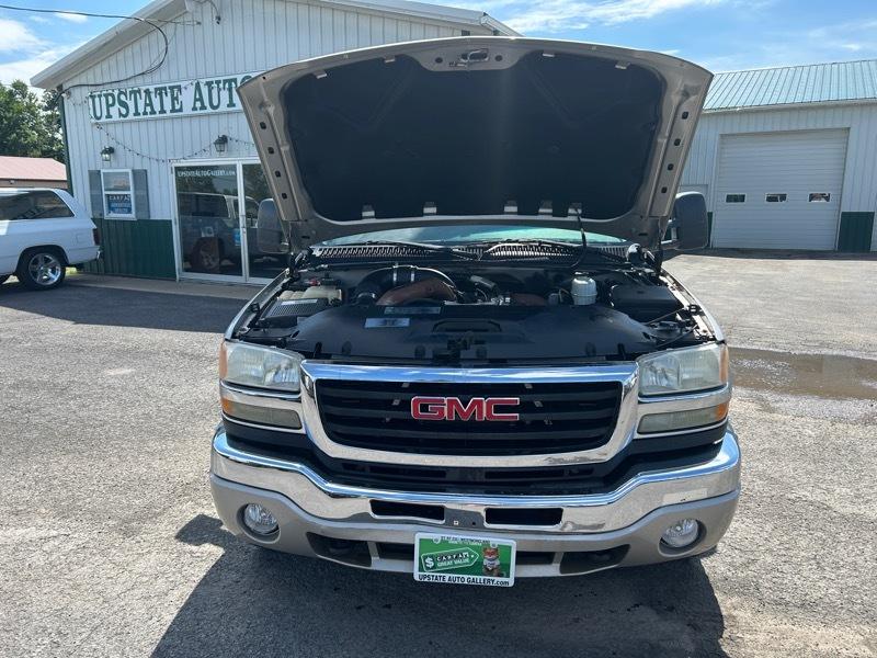 GMC Sierra 2500HD SLT Crew Cab Long Bed 4WD 2005