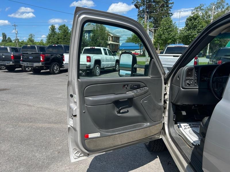 GMC Sierra 2500HD SLT Crew Cab Long Bed 4WD 2005