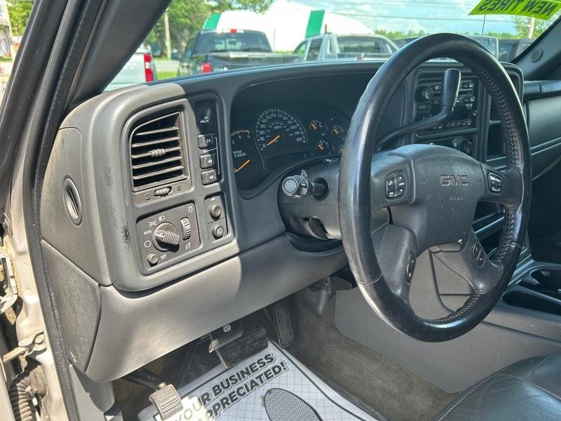 GMC Sierra 2500HD SLT Crew Cab Long Bed 4WD 2005