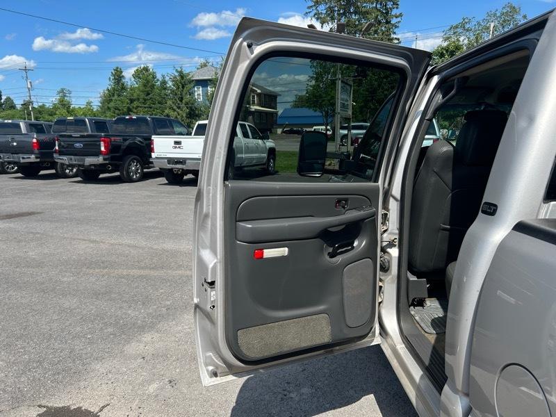 GMC Sierra 2500HD SLT Crew Cab Long Bed 4WD 2005