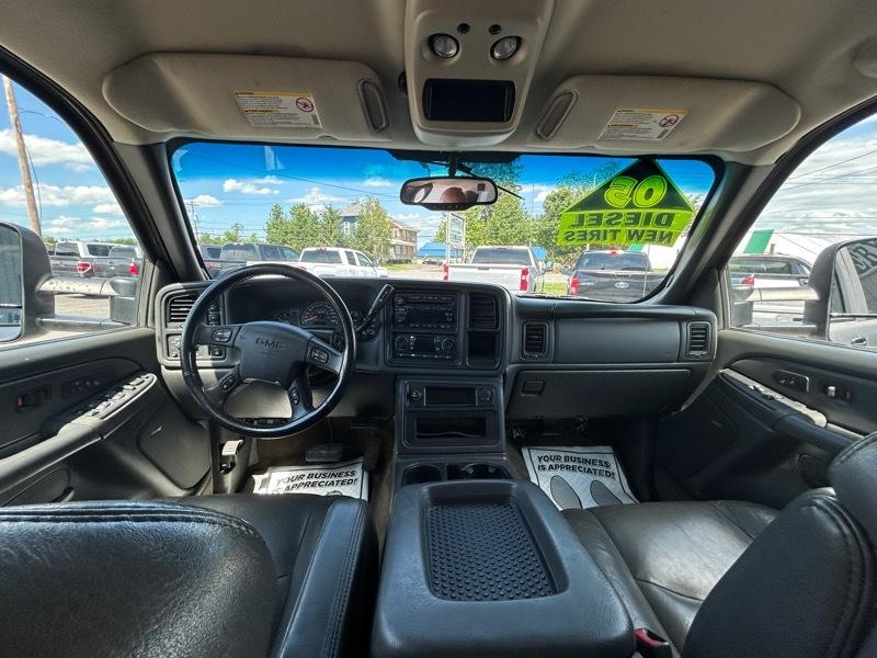 GMC Sierra 2500HD SLT Crew Cab Long Bed 4WD 2005