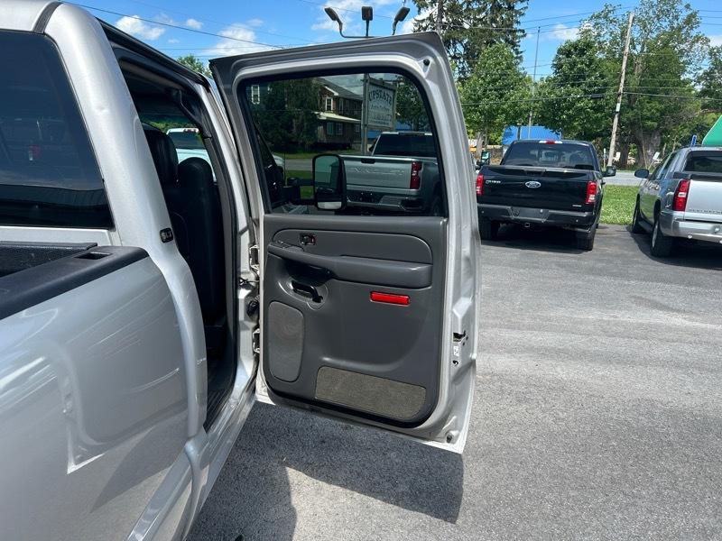 GMC Sierra 2500HD SLT Crew Cab Long Bed 4WD 2005