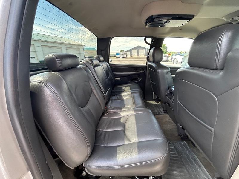 GMC Sierra 2500HD SLT Crew Cab Long Bed 4WD 2005
