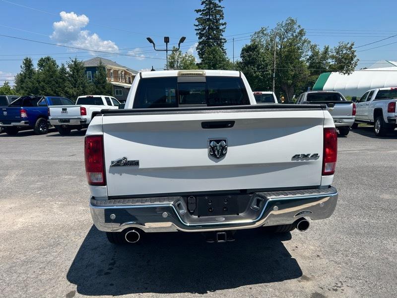 RAM 1500 SLT Crew Cab SWB 4WD 2017