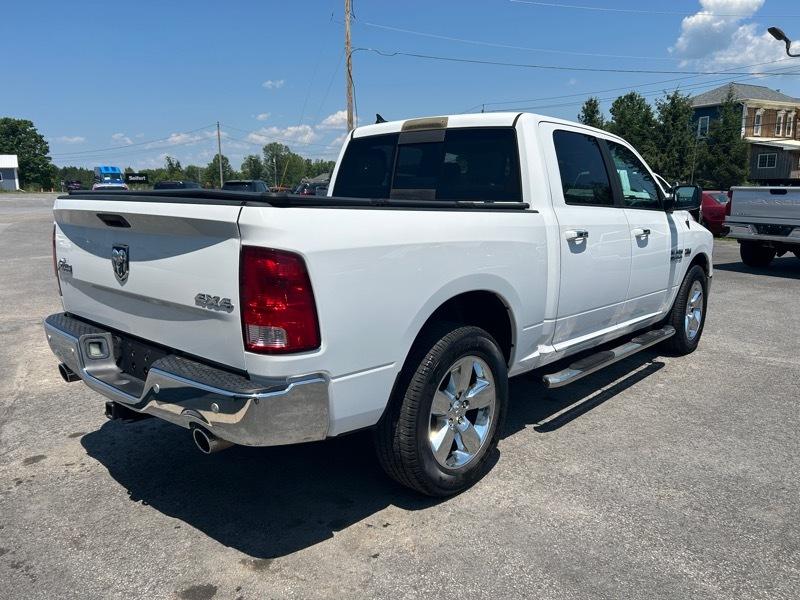 RAM 1500 SLT Crew Cab SWB 4WD 2017