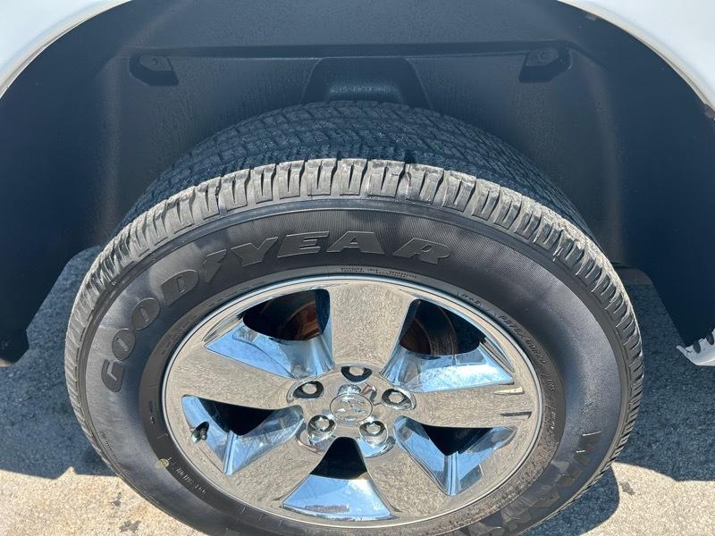 RAM 1500 SLT Crew Cab SWB 4WD 2017