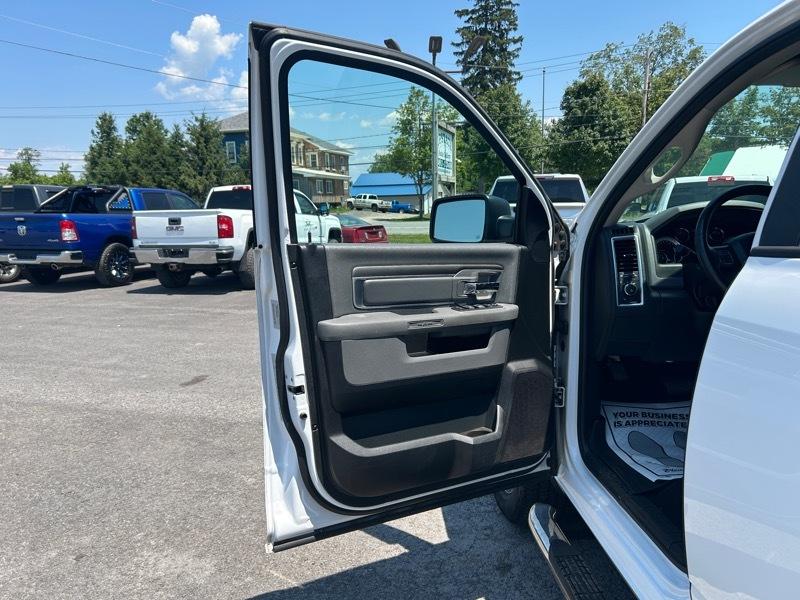 RAM 1500 SLT Crew Cab SWB 4WD 2017