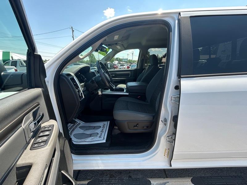 RAM 1500 SLT Crew Cab SWB 4WD 2017