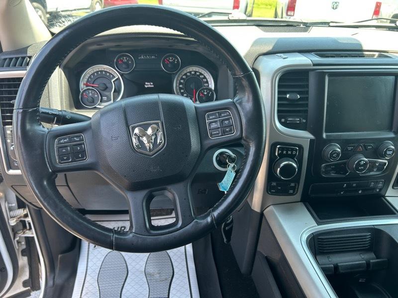 RAM 1500 SLT Crew Cab SWB 4WD 2017