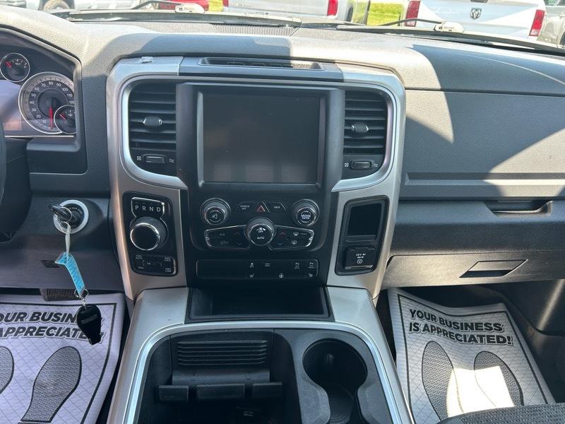 RAM 1500 SLT Crew Cab SWB 4WD 2017