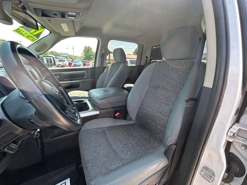 RAM 1500 SLT Crew Cab SWB 4WD 2017
