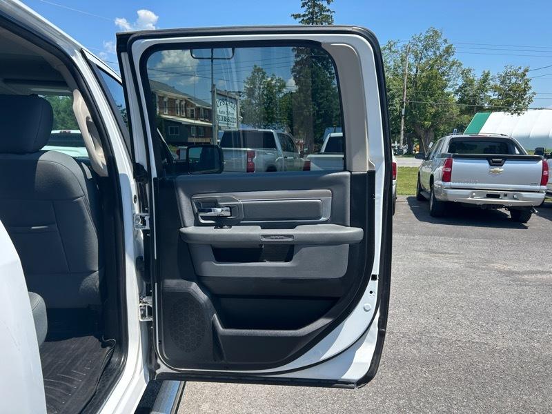 RAM 1500 SLT Crew Cab SWB 4WD 2017