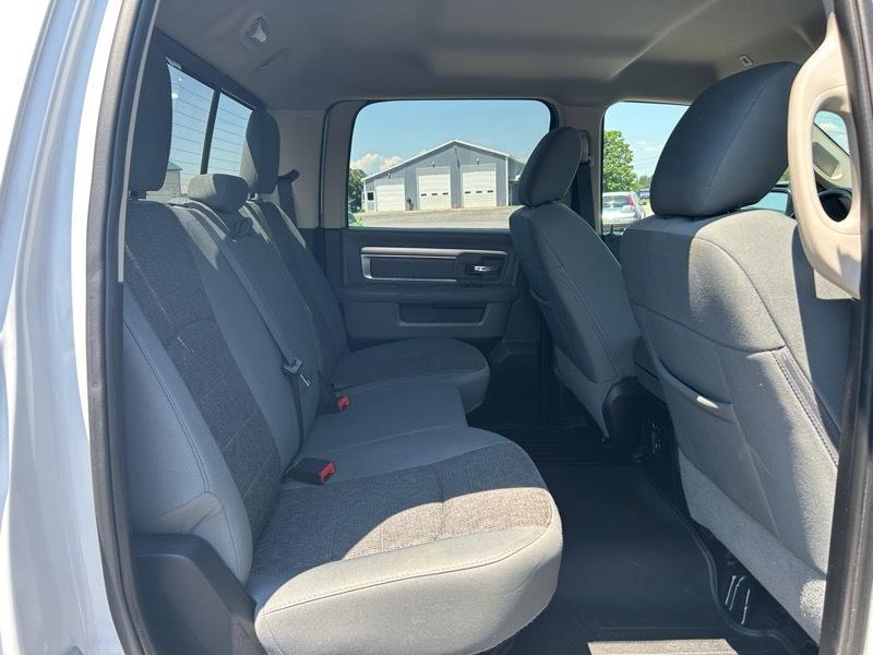 RAM 1500 SLT Crew Cab SWB 4WD 2017